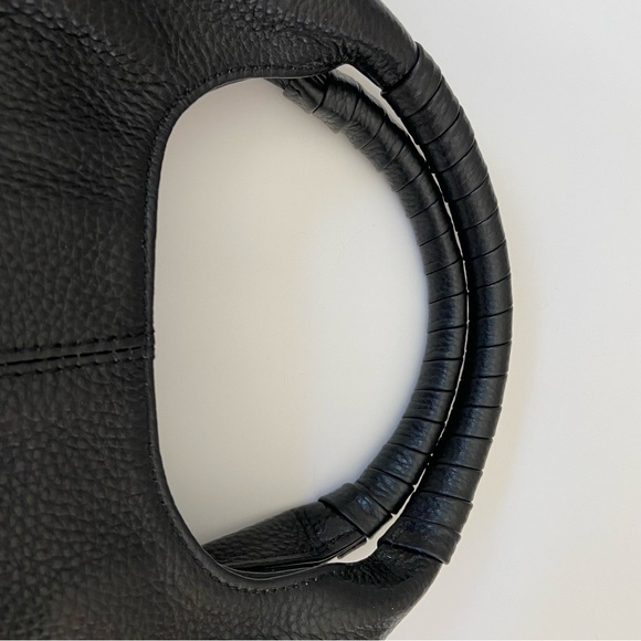 ISWEE Leather bag / Color black/ medium size for easy taking. - Picture 9 of 16